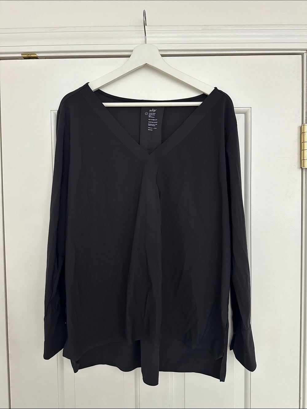 Aday Something Tailored Black V-Neck Long Sleeve Blouse Size L